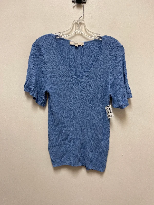 women's tops for those who want to stay warm and stylish during colder weatherTop Short Sleeve By Loft In Blue, Size: M