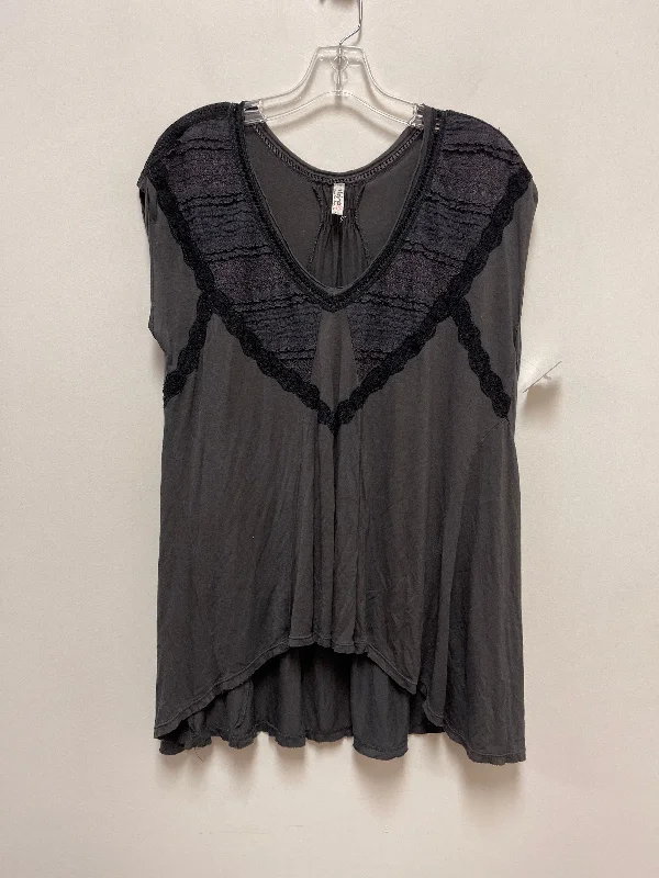 women's tops for cocktail partiesTop Short Sleeve By Free People In Grey, Size: S