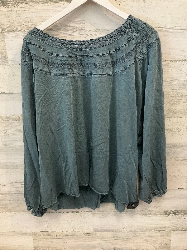 women's tops for those who want to add a pop of color to their outfitsTop Long Sleeve By Torrid In Green, Size: 1x