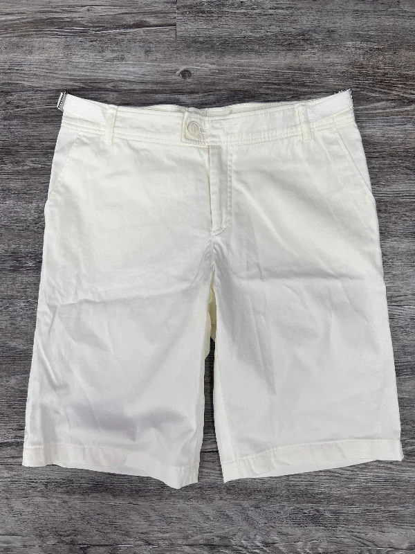 women's timeless shortsShorts By Cma  Size: 6